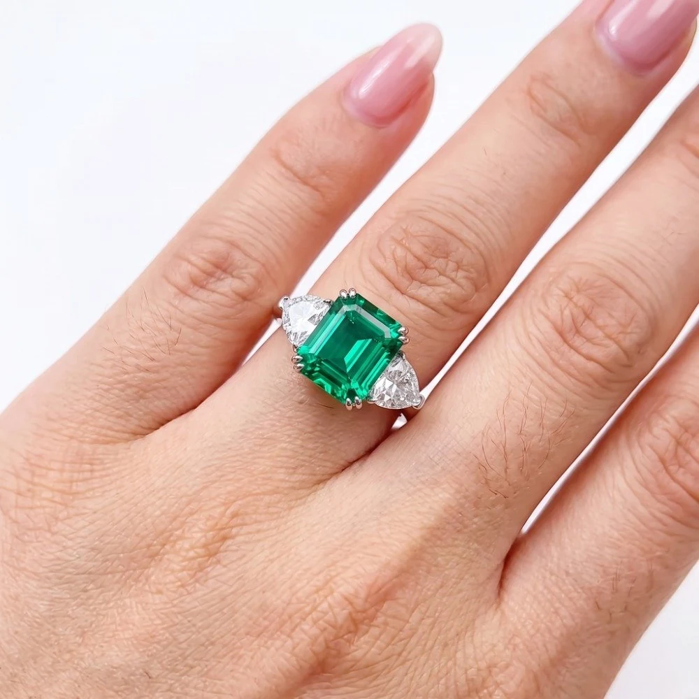 Anel Moissanite 7x9mm emerald green 3ct, foto 1